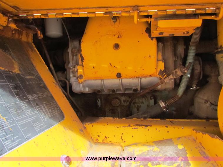 image for item AE9021 1973 John Deere 860A scraper