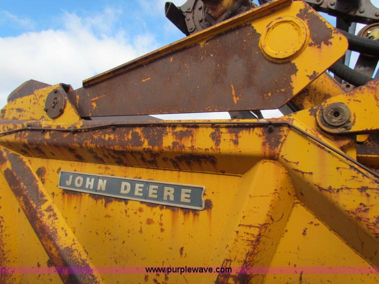 image for item AE9021 1973 John Deere 860A scraper