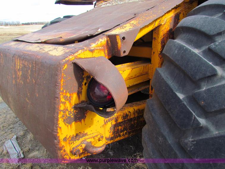 image for item AE9021 1973 John Deere 860A scraper