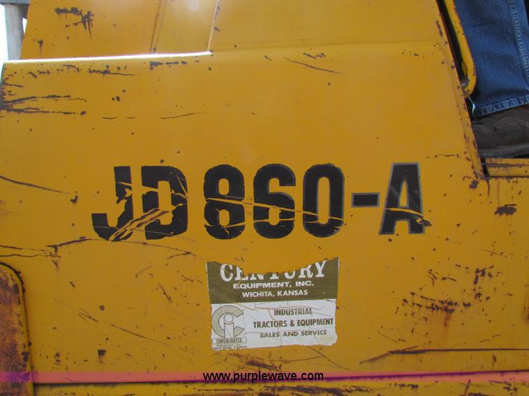 image for item AE9021 1973 John Deere 860A scraper