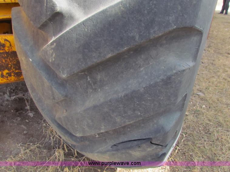 image for item AE9021 1973 John Deere 860A scraper