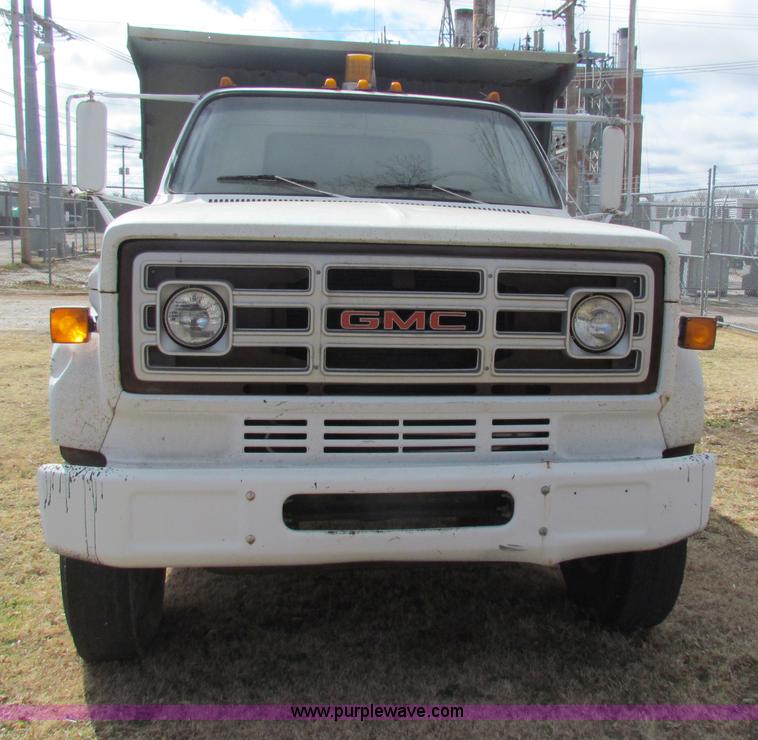 image for item AE9024 1982 GMC 7000 dump truck