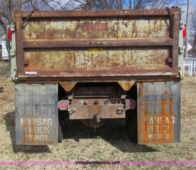 image for item AE9024 1982 GMC 7000 dump truck