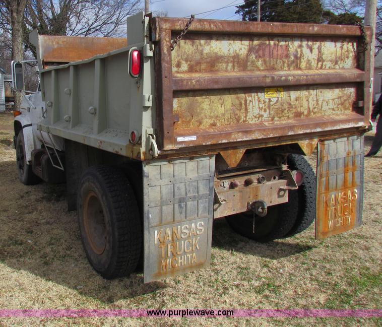 image for item AE9024 1982 GMC 7000 dump truck
