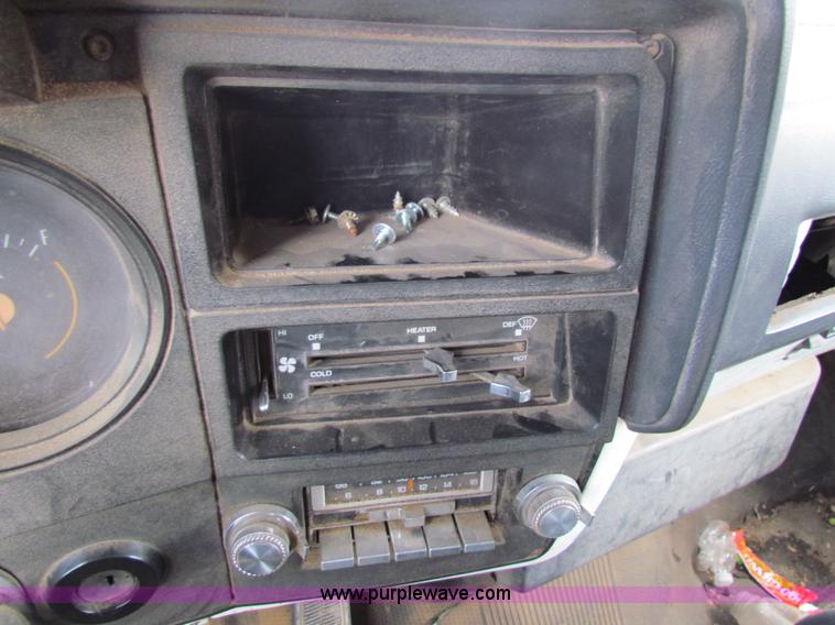 image for item AE9024 1982 GMC 7000 dump truck