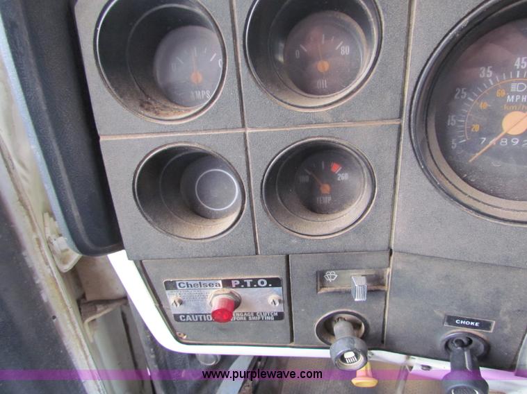 image for item AE9024 1982 GMC 7000 dump truck