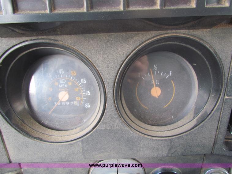 image for item AE9024 1982 GMC 7000 dump truck