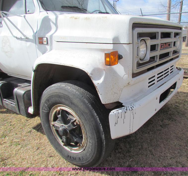image for item AE9024 1982 GMC 7000 dump truck