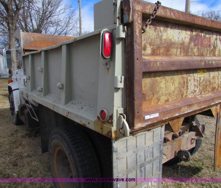 image for item AE9024 1982 GMC 7000 dump truck