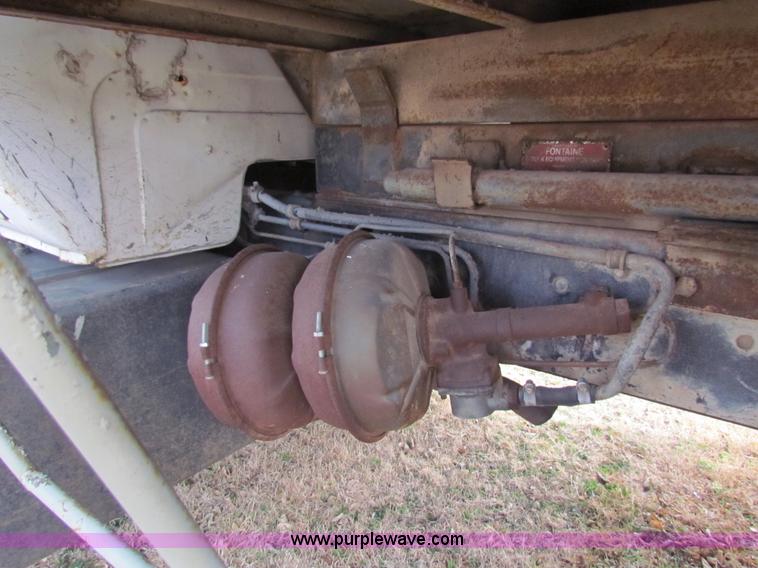 image for item AE9024 1982 GMC 7000 dump truck