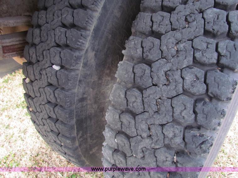 image for item AE9024 1982 GMC 7000 dump truck