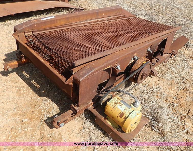 image for item AX9249 (4) assorted gravel screens with shaker