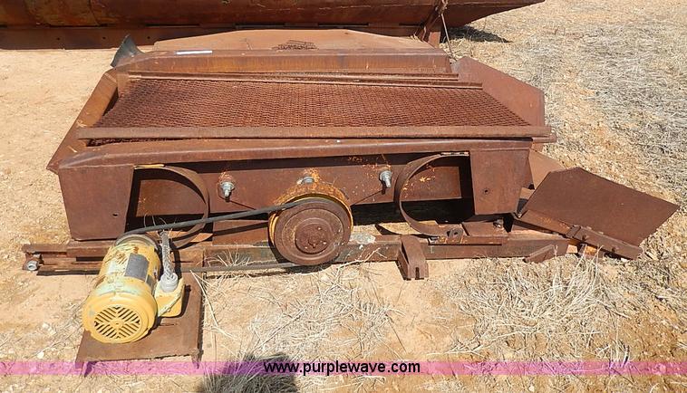 image for item AX9249 (4) assorted gravel screens with shaker