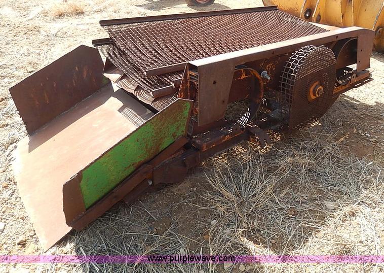 image for item AX9249 (4) assorted gravel screens with shaker