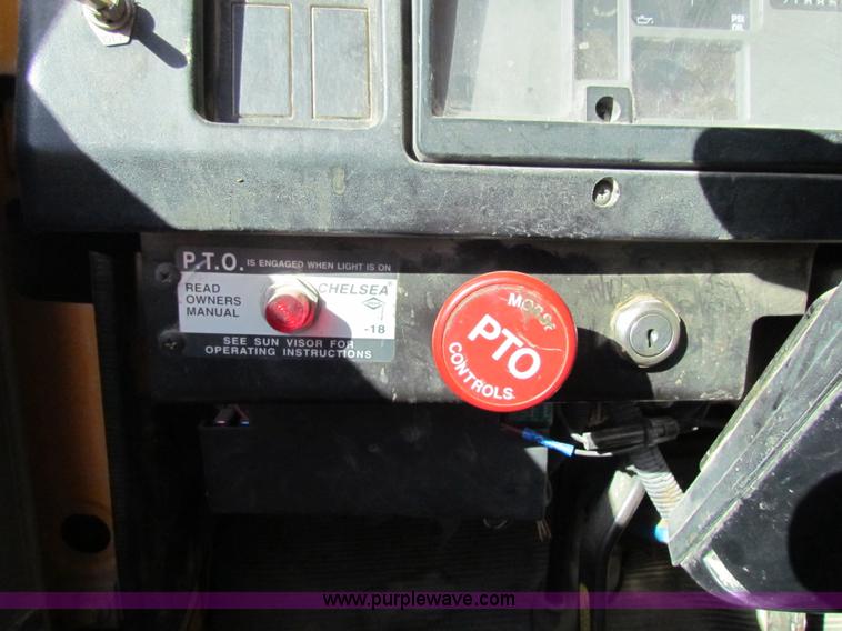 image for item C1863 2000 International 4700 Lo-Profile sign truck