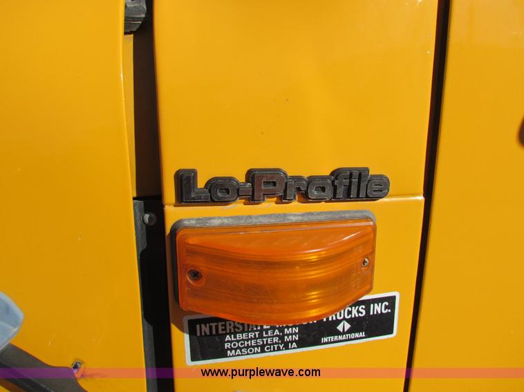 image for item C1863 2000 International 4700 Lo-Profile sign truck