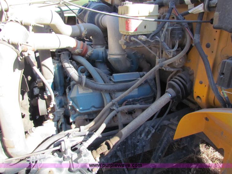 image for item C1863 2000 International 4700 Lo-Profile sign truck