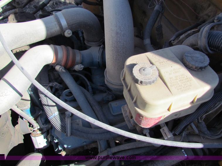 image for item C1863 2000 International 4700 Lo-Profile sign truck