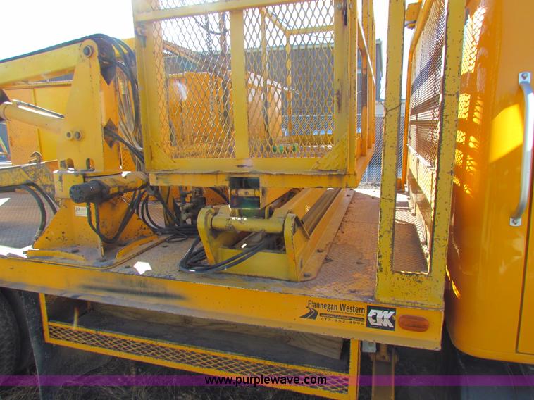 image for item C1863 2000 International 4700 Lo-Profile sign truck