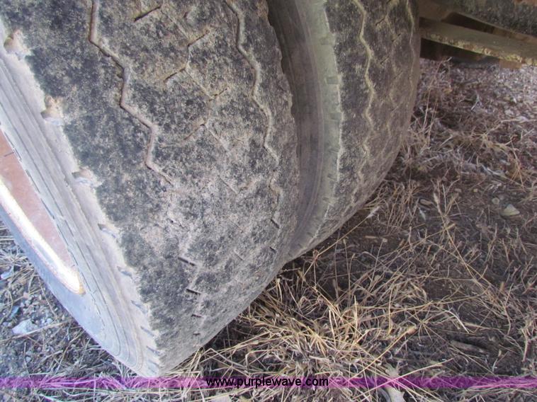 image for item C1863 2000 International 4700 Lo-Profile sign truck