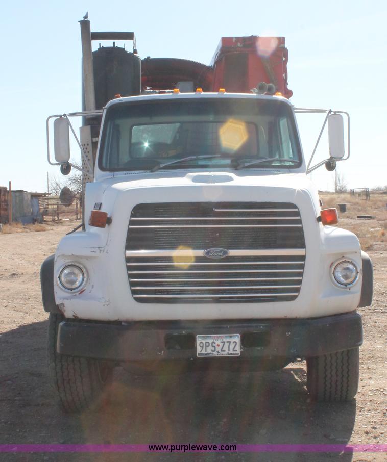 image for item C3693 1993 Ford LTS9000 vactor truck