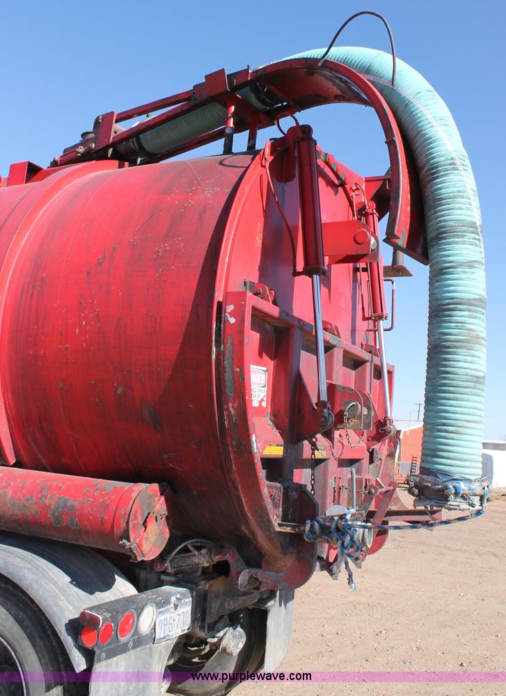 image for item C3693 1993 Ford LTS9000 vactor truck