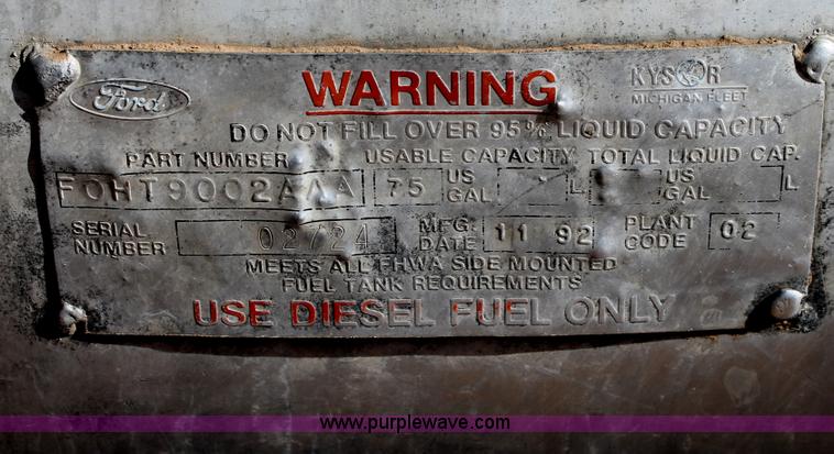 image for item C3693 1993 Ford LTS9000 vactor truck