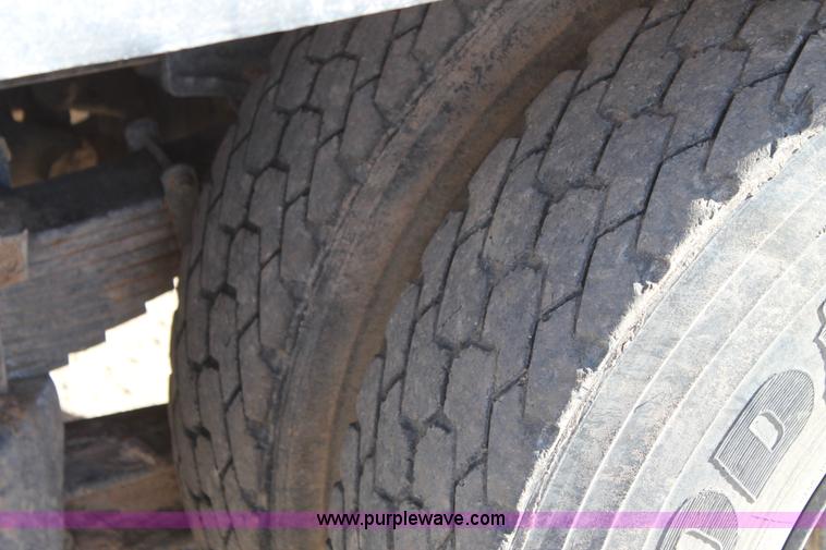 image for item C3693 1993 Ford LTS9000 vactor truck