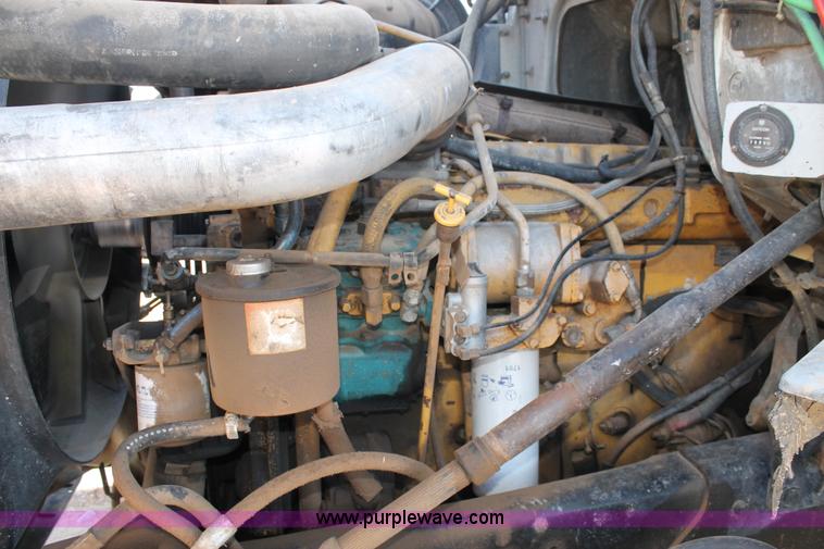 image for item C3693 1993 Ford LTS9000 vactor truck