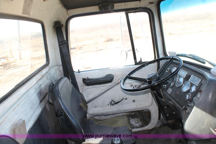 image for item C3693 1993 Ford LTS9000 vactor truck