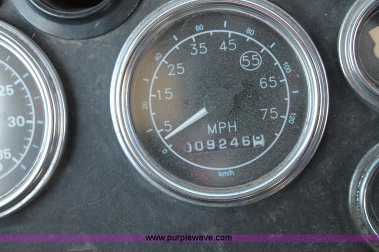 image for item C3693 1993 Ford LTS9000 vactor truck