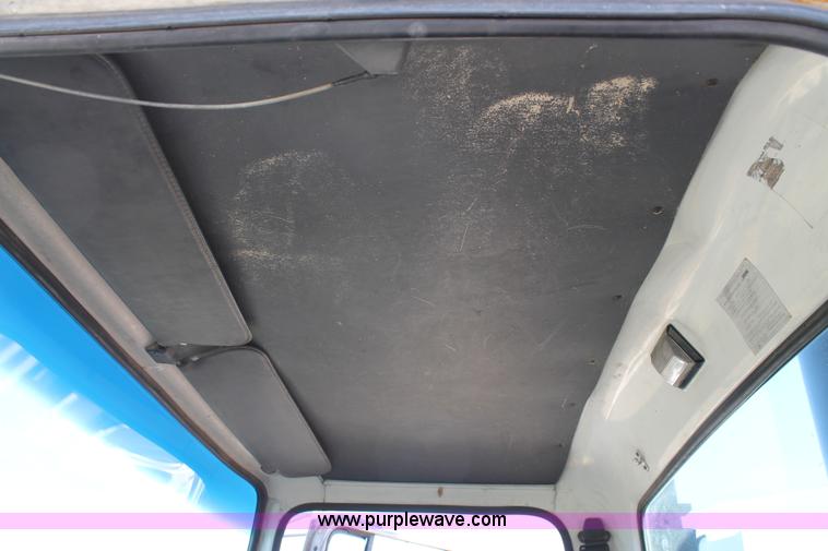 image for item C3693 1993 Ford LTS9000 vactor truck