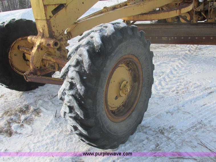 image for item E5278 1962 Caterpillar 12E motor grader