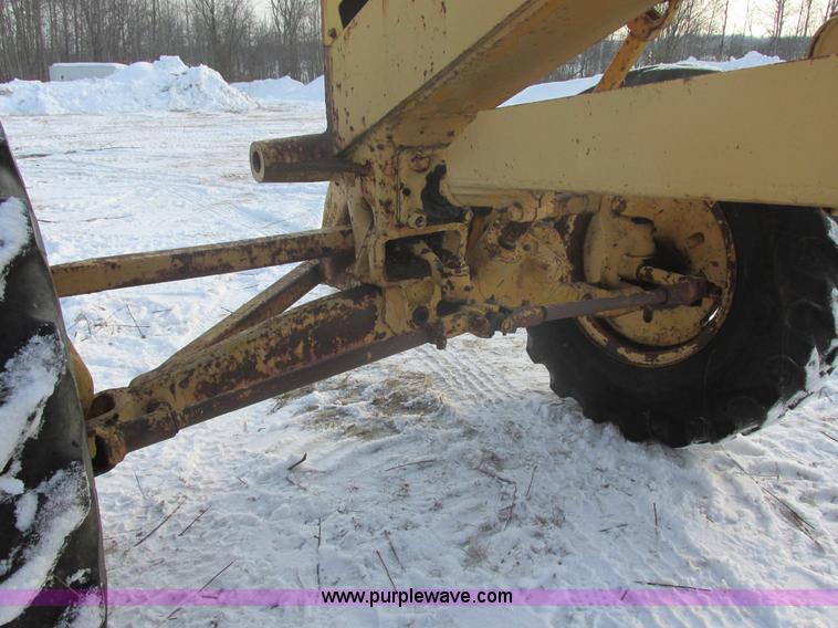 image for item E5278 1962 Caterpillar 12E motor grader