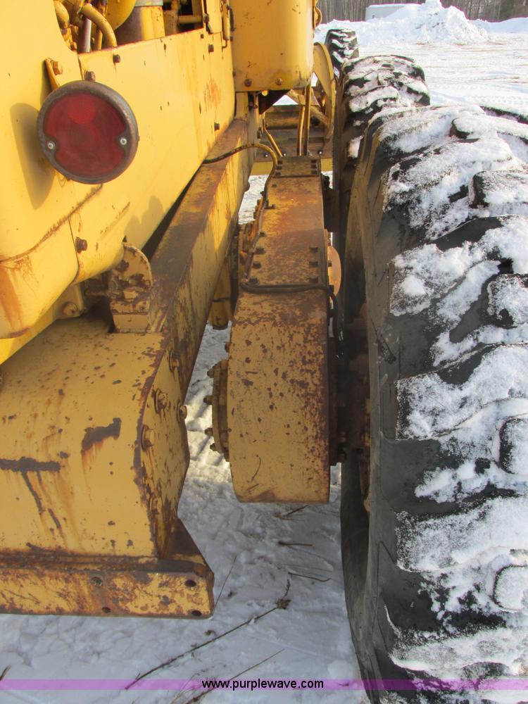 image for item E5278 1962 Caterpillar 12E motor grader