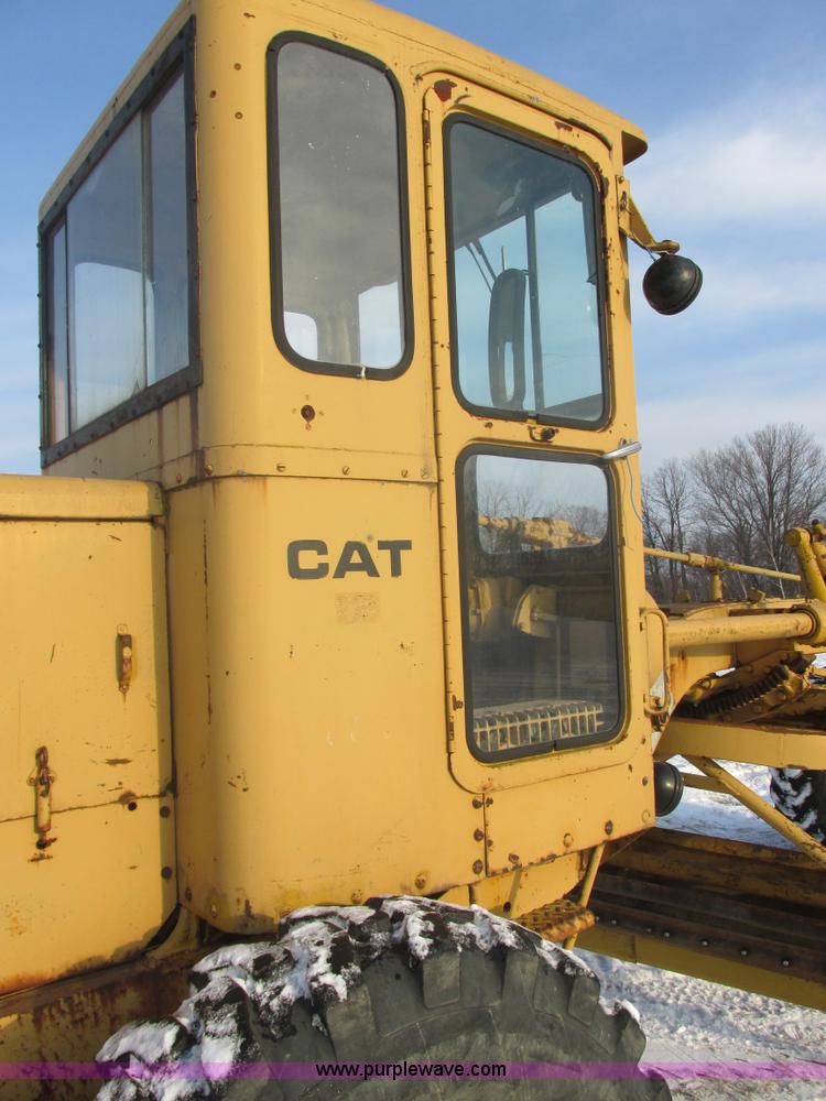 image for item E5278 1962 Caterpillar 12E motor grader