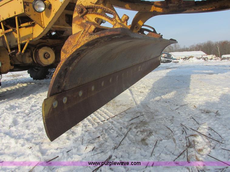 image for item E5278 1962 Caterpillar 12E motor grader