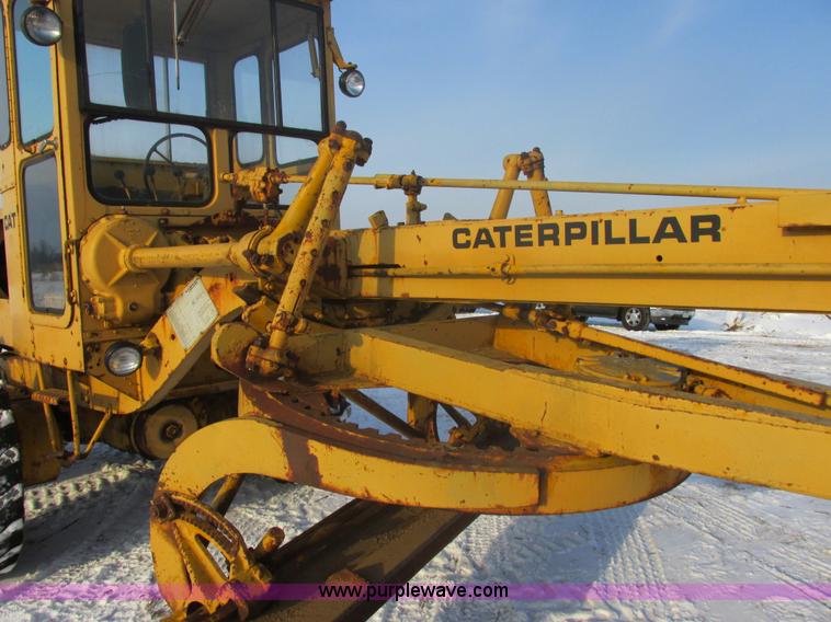 image for item E5278 1962 Caterpillar 12E motor grader