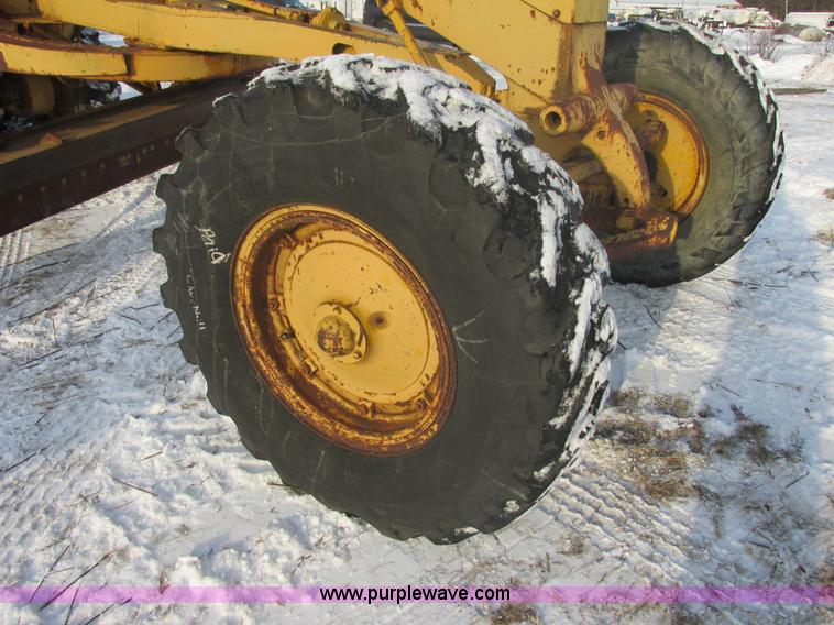 image for item E5278 1962 Caterpillar 12E motor grader