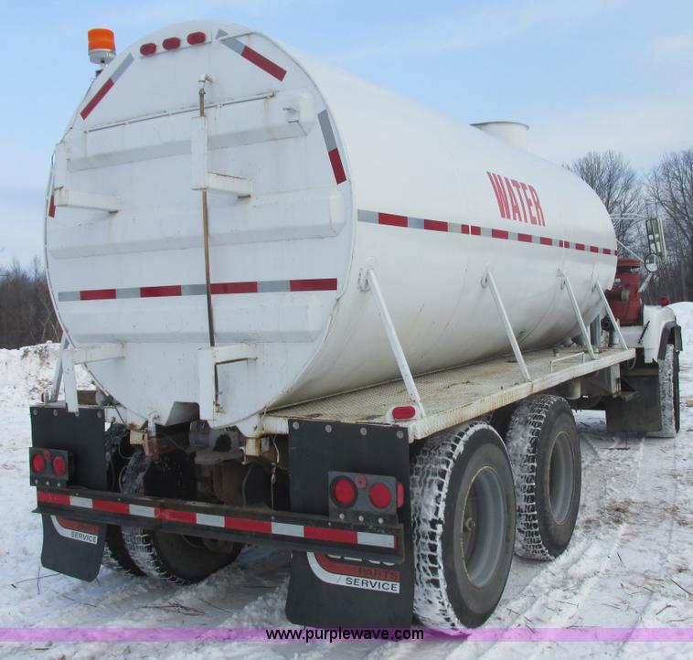 image for item E5280 1974 Mack DM600 water truck