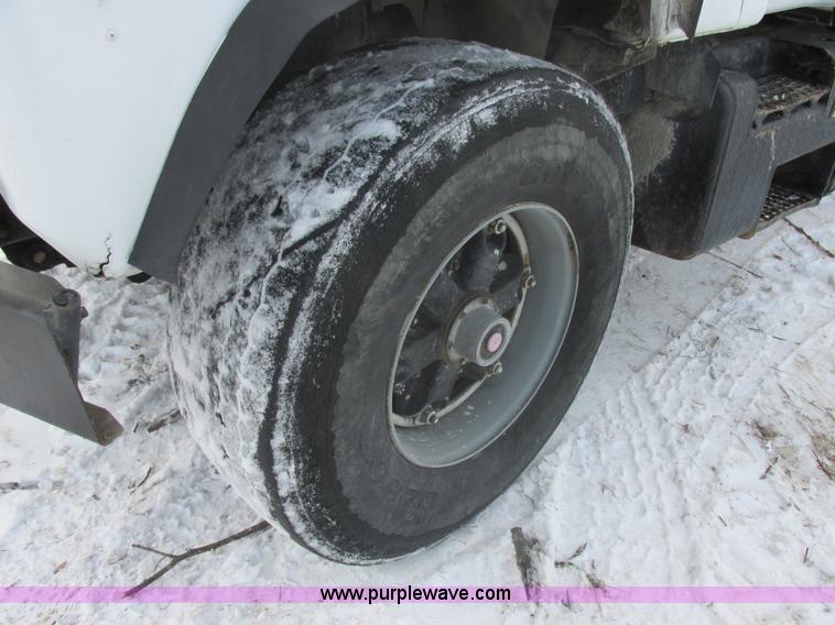 image for item E5280 1974 Mack DM600 water truck