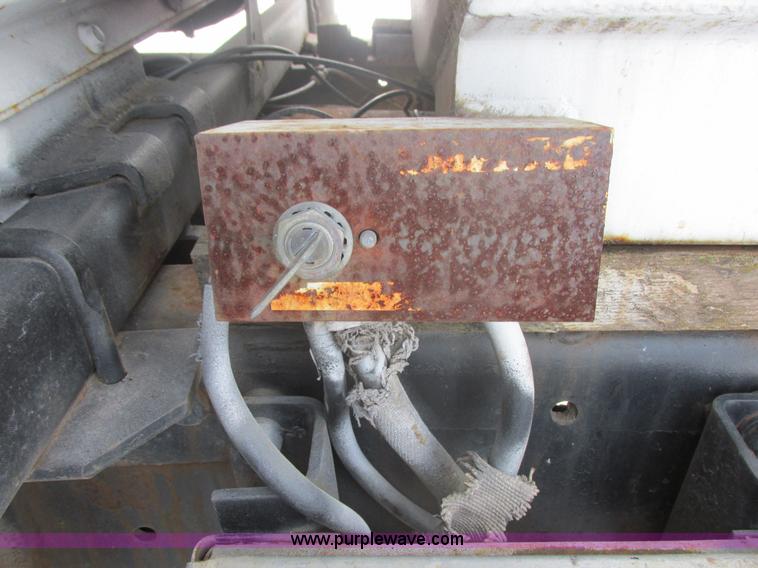 image for item E5280 1974 Mack DM600 water truck