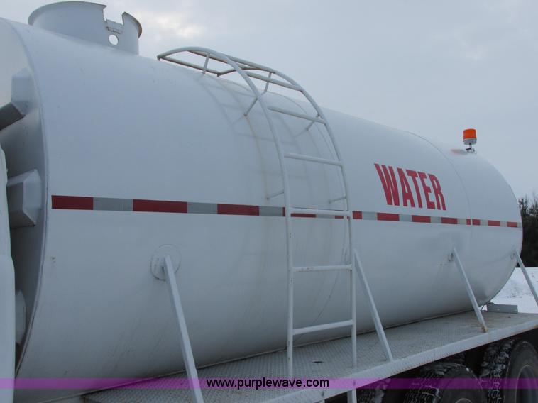 image for item E5280 1974 Mack DM600 water truck