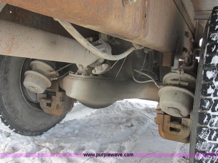 image for item E5280 1974 Mack DM600 water truck