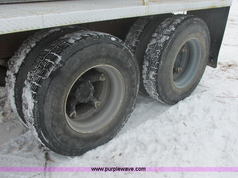 image for item E5280 1974 Mack DM600 water truck