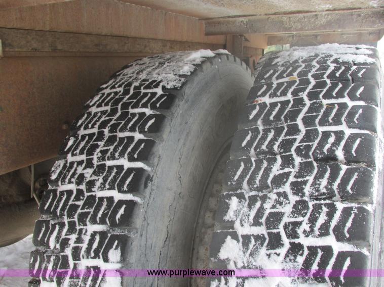 image for item E5280 1974 Mack DM600 water truck