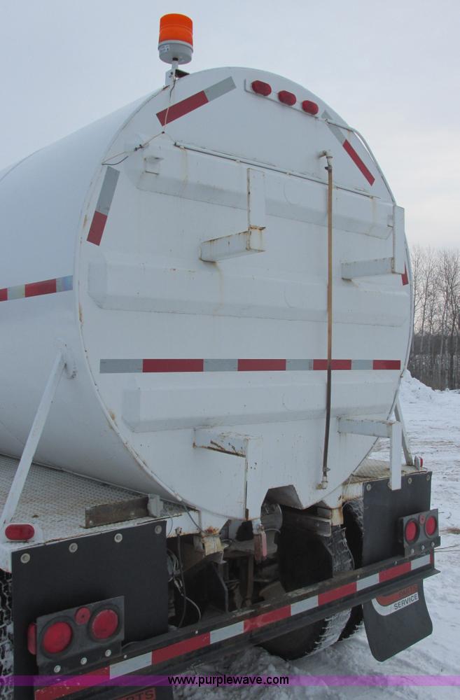 image for item E5280 1974 Mack DM600 water truck