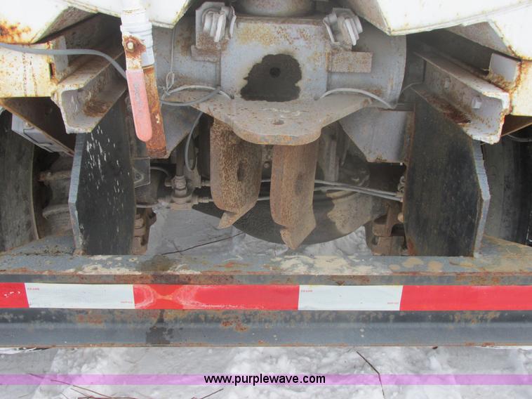 image for item E5280 1974 Mack DM600 water truck