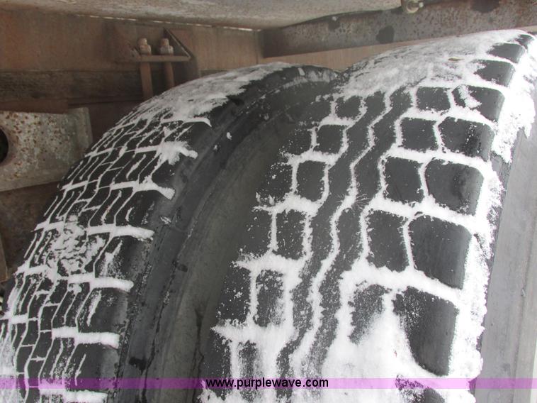 image for item E5280 1974 Mack DM600 water truck