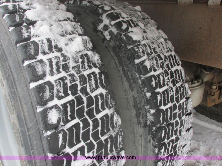 image for item E5280 1974 Mack DM600 water truck